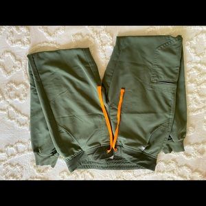 Figs Zamora Jogger Olive Size: S